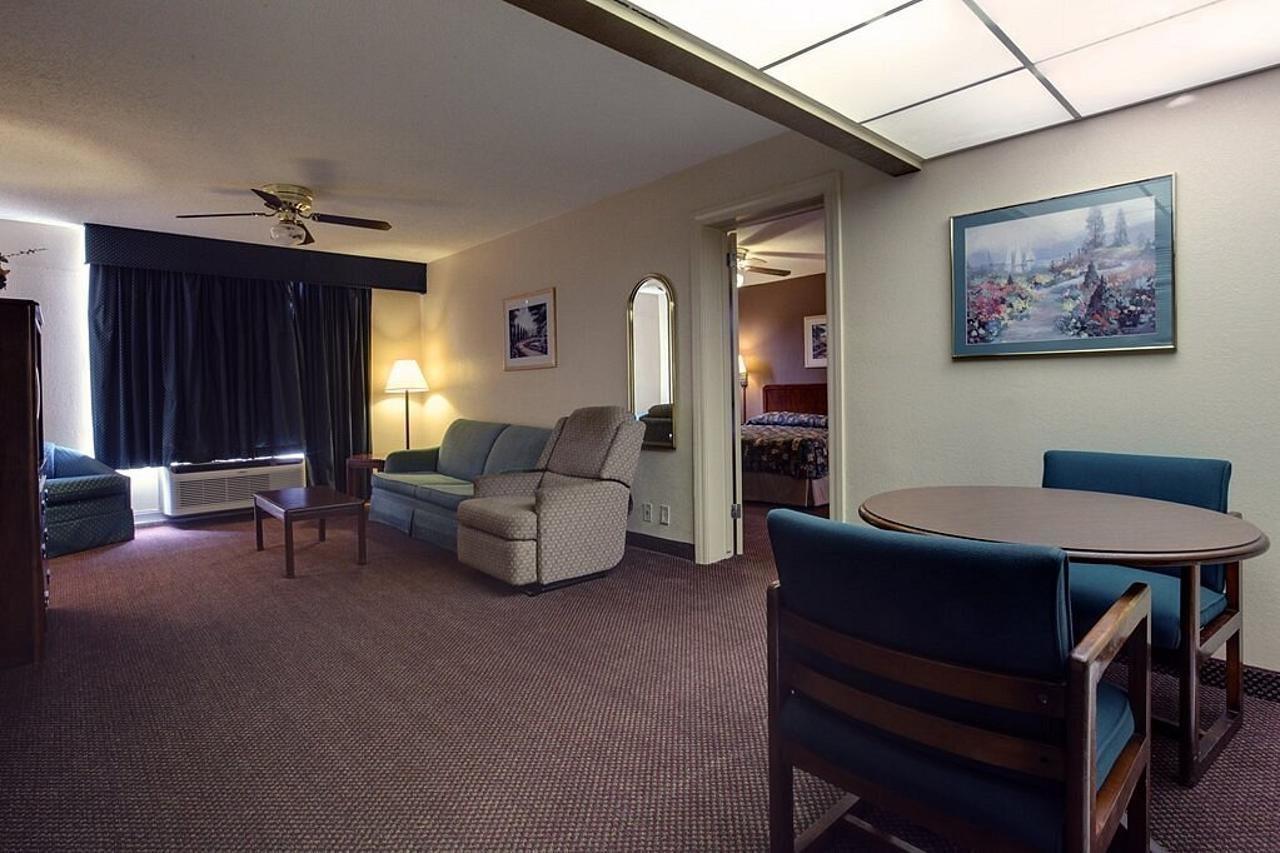 Americas Best Value Inn Marshall Bel Air Buitenkant foto